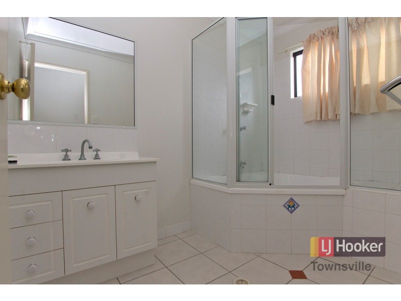 8 Concord Crescent, Kirwan QLD 4817