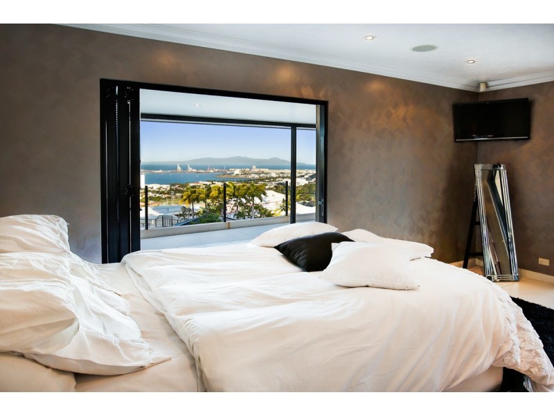 21 Balmoral Drive, Castle Hill QLD 4810