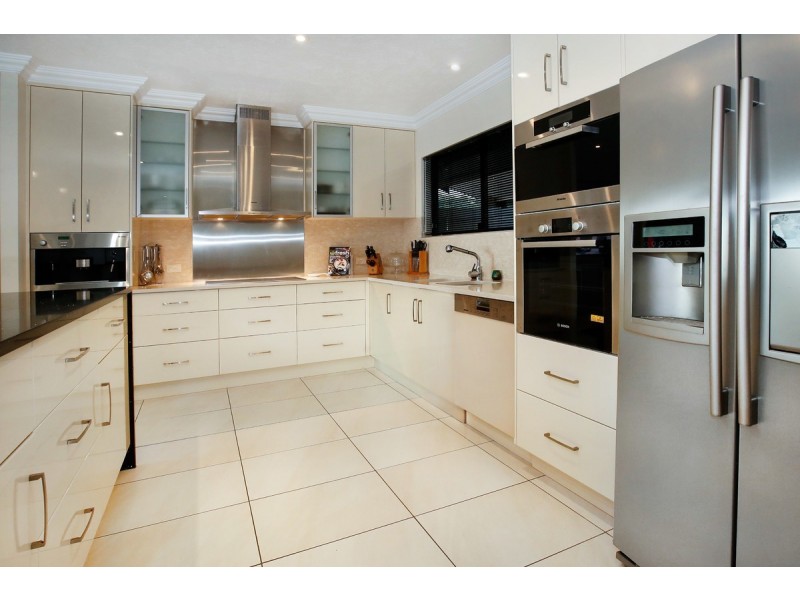 21 Balmoral Drive, Castle Hill QLD 4810