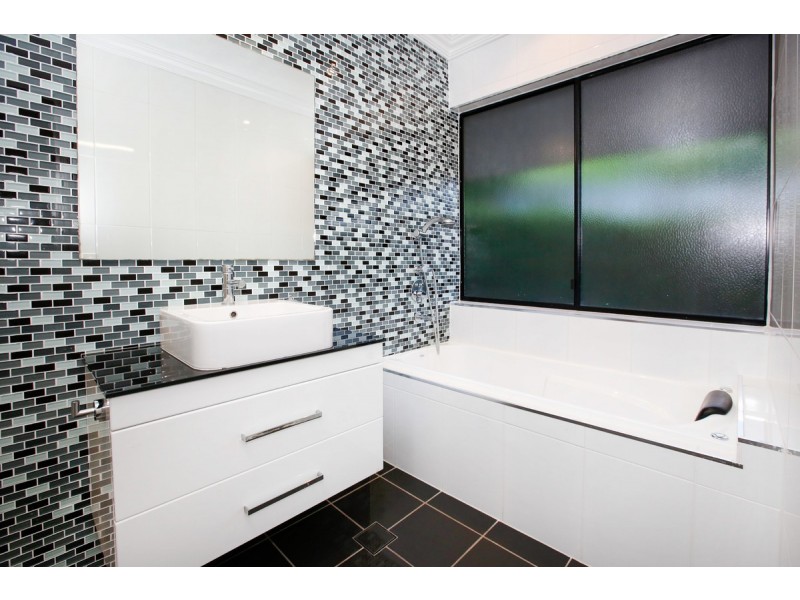 21 Balmoral Drive, Castle Hill QLD 4810