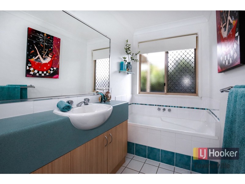 42 Wallace Circuit, Kirwan QLD 4817
