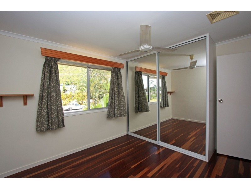 17 Lavarack Street, Mount Louisa QLD 4814