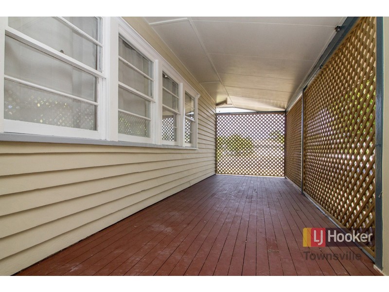 31 Downs Street, Gulliver QLD 4812