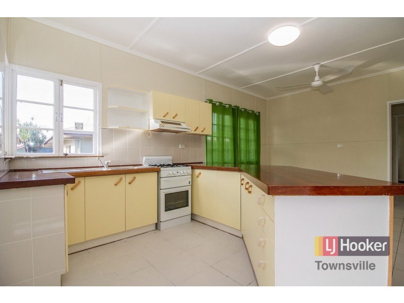 31 Downs Street, Gulliver QLD 4812