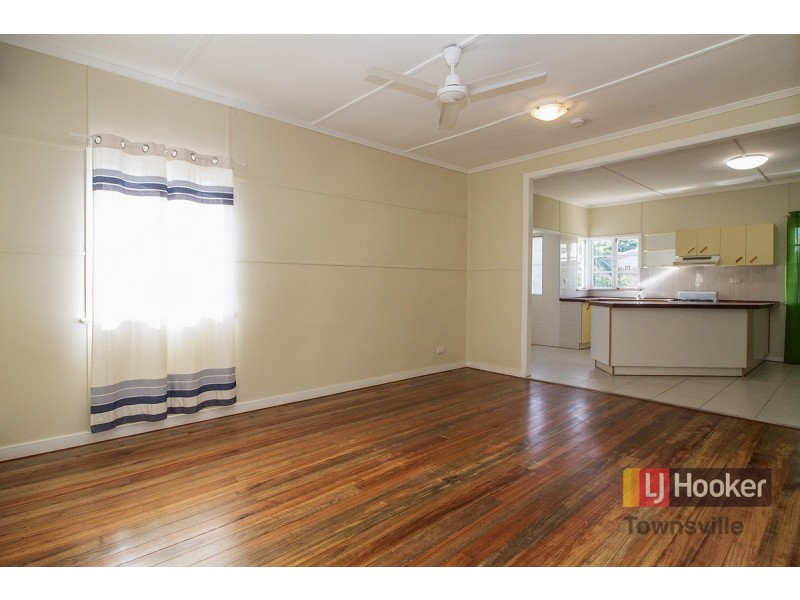 31 Downs Street, Gulliver QLD 4812