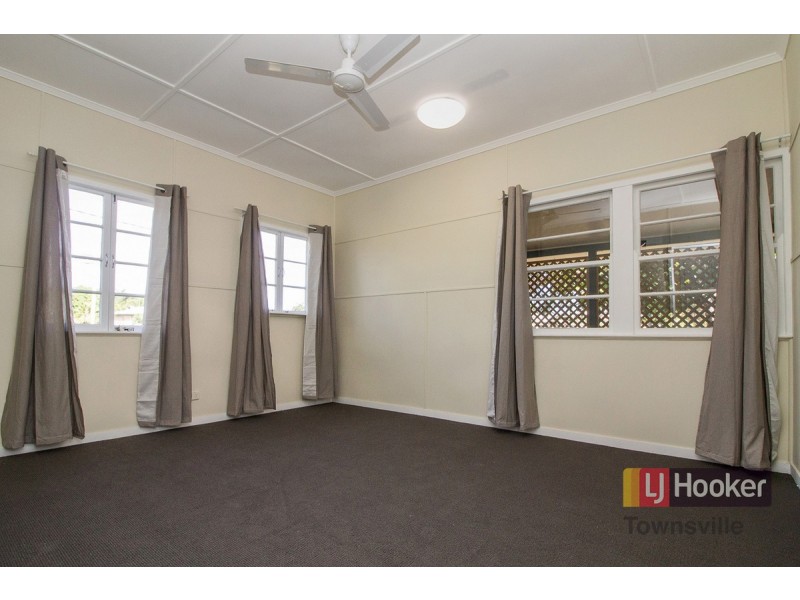 31 Downs Street, Gulliver QLD 4812