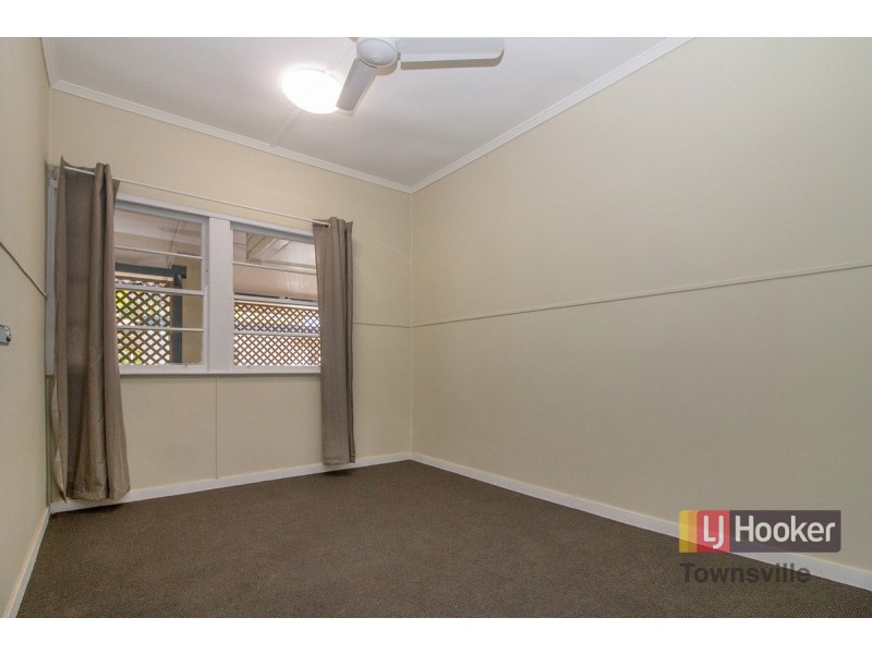 31 Downs Street, Gulliver QLD 4812