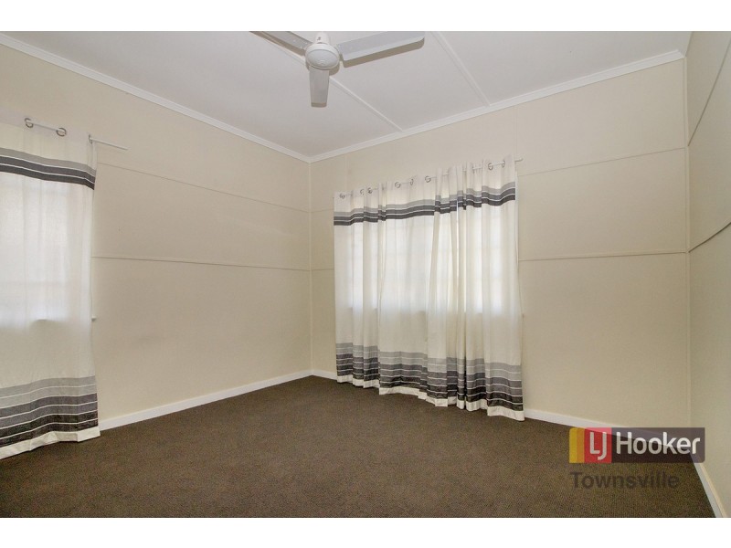 31 Downs Street, Gulliver QLD 4812