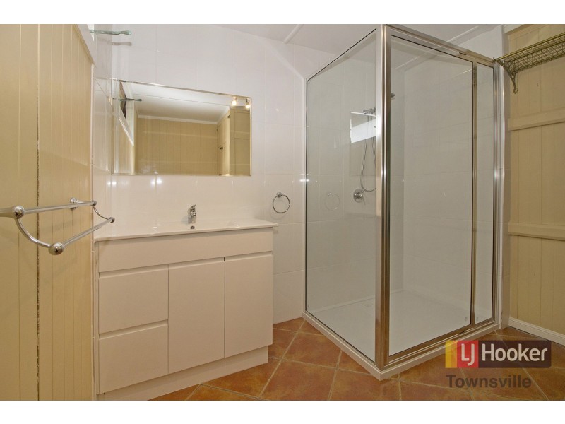 69 Eleventh Avenue, Railway Estate QLD 4810