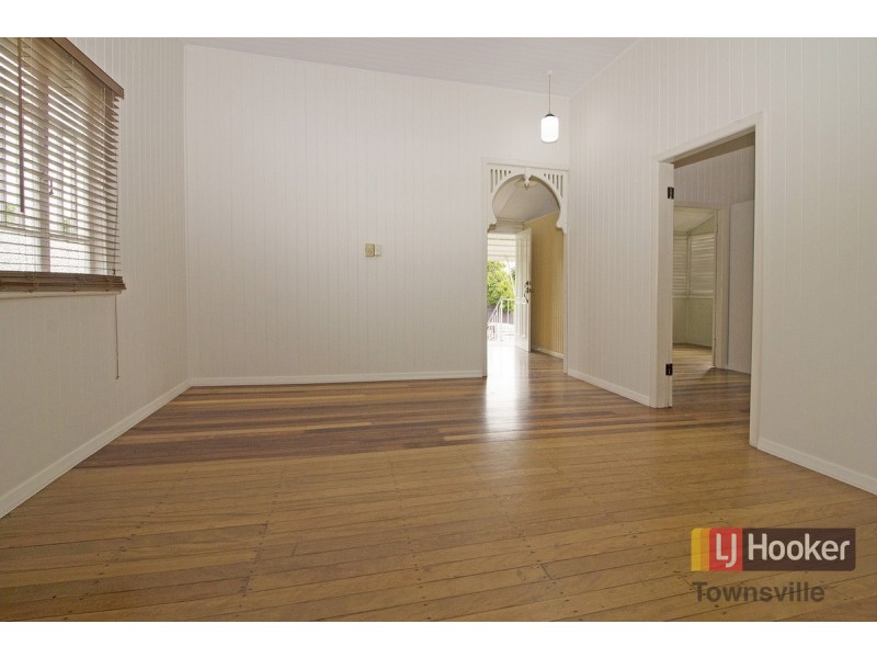 69 Eleventh Avenue, Railway Estate QLD 4810