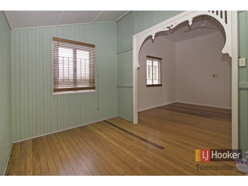 69 Eleventh Avenue, Railway Estate QLD 4810