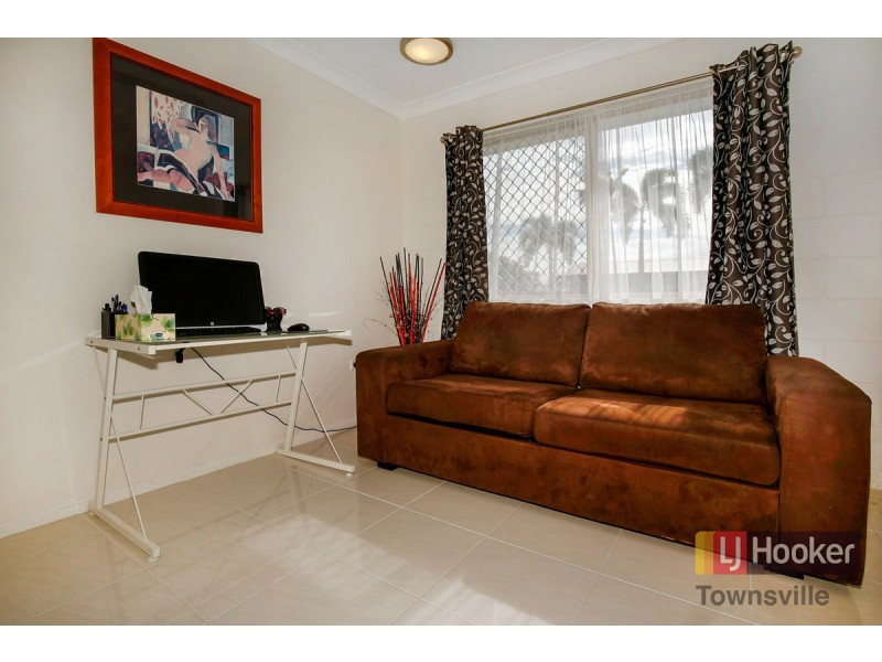 19 Doncaster Way, Mount Louisa QLD 4814