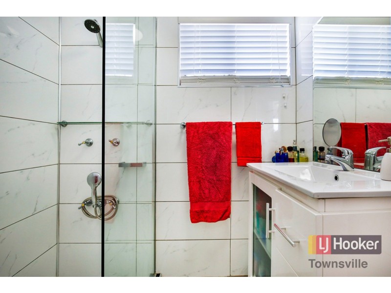 19 Doncaster Way, Mount Louisa QLD 4814