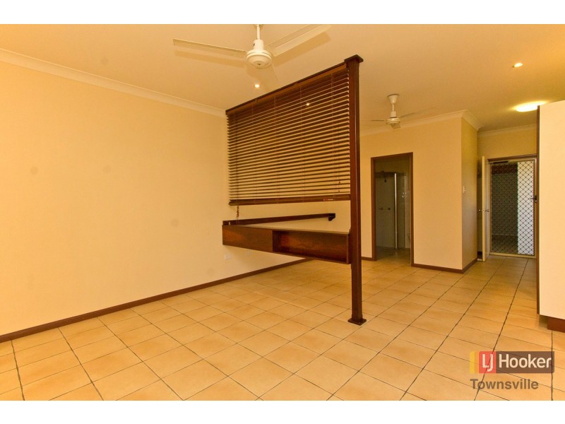 1/78 Twelfth Avenue, Railway Estate QLD 4810