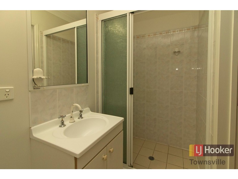 8 Conferta Court, Kirwan QLD 4817