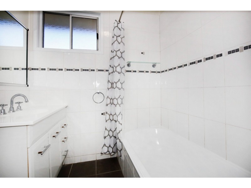 26 Riechelmann Street, Heatley QLD 4814