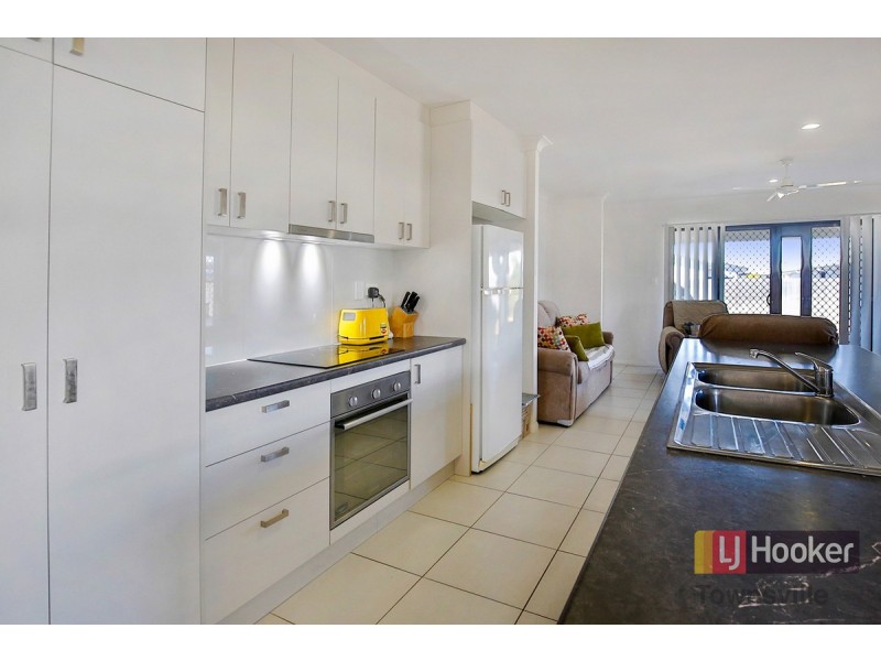 25 Marblewood Circuit, Mount Low QLD 4818