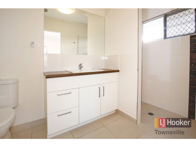 25 Marblewood Circuit, Mount Low QLD 4818