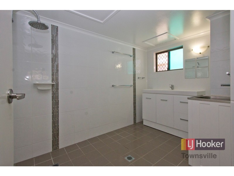 2/74 Mitchell Street, North Ward QLD 4810