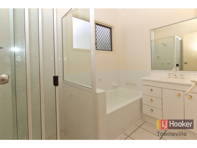 34 Young Circuit, Kirwan QLD 4817