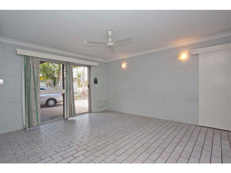 2/27 Fitzroy Street, Cranbrook QLD 4814