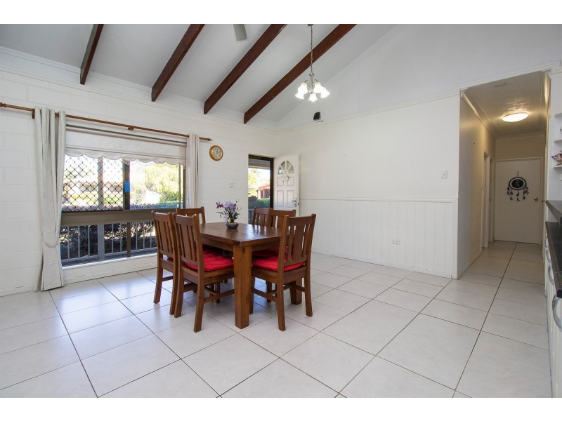 16 Serrano Crescent, Cranbrook QLD 4814