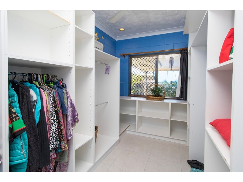 16 Serrano Crescent, Cranbrook QLD 4814