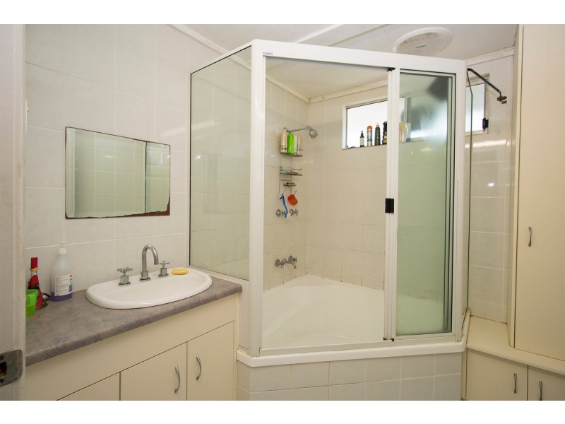 138 Miles Avenue, Kelso QLD 4815