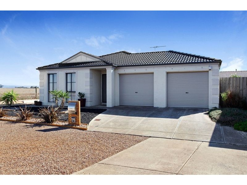 68 Roslyn Park Drive, Melton West VIC 3337