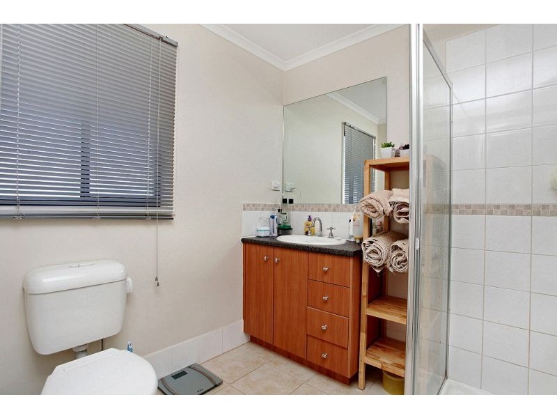 68 Roslyn Park Drive, Melton West VIC 3337