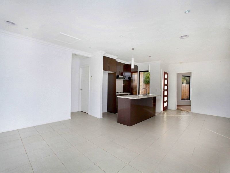 1/35 Toolern Street, Melton South VIC 3338