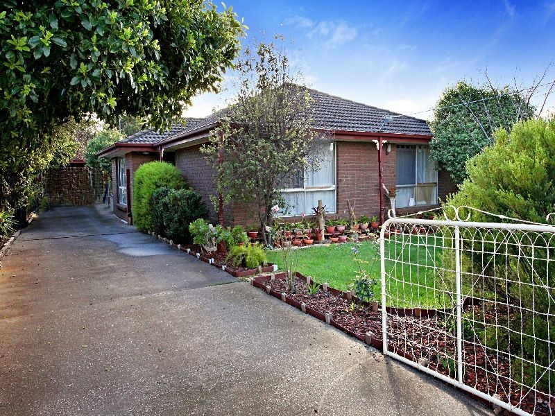 9 Carina Drive, Melton VIC 3337