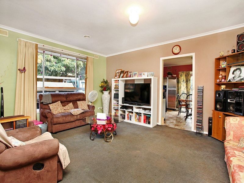 9 Carina Drive, Melton VIC 3337