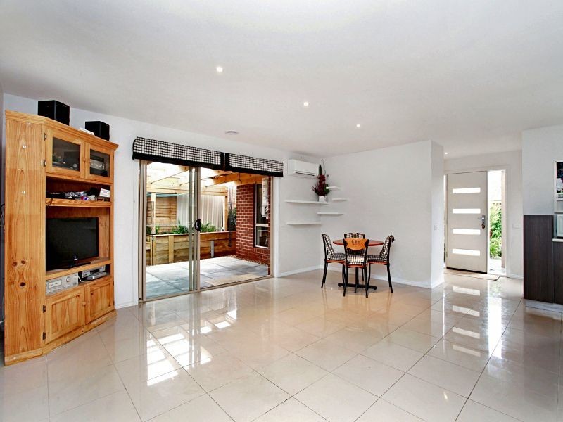 2/84 Underbank Boulervard, Bacchus Marsh VIC 3340