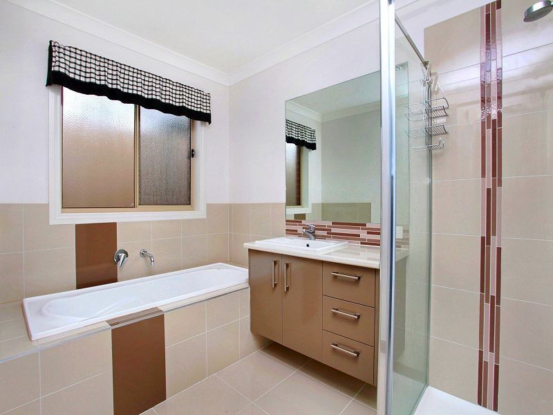 2/84 Underbank Boulervard, Bacchus Marsh VIC 3340