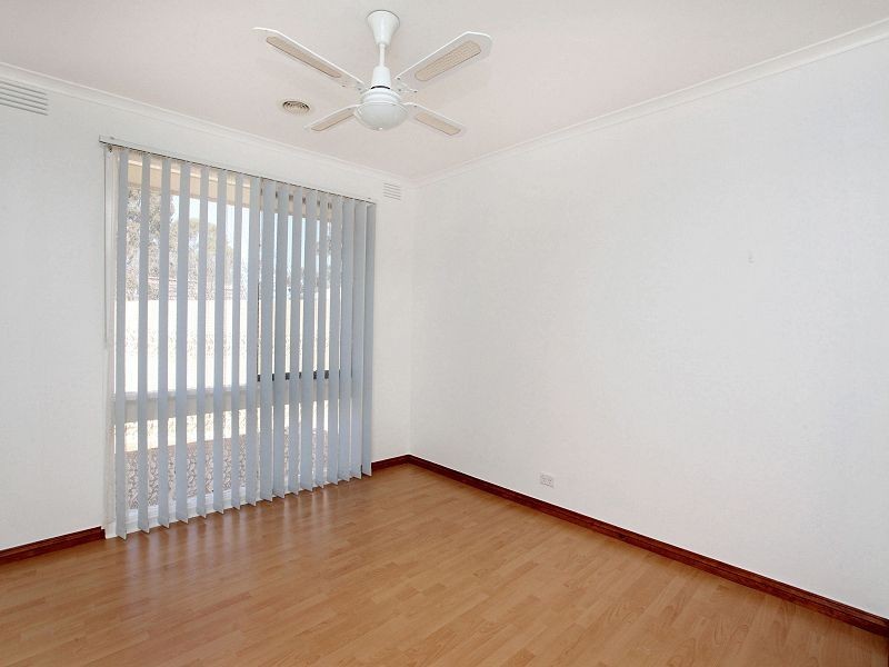 1 Gloucester Way, Melton West VIC 3337