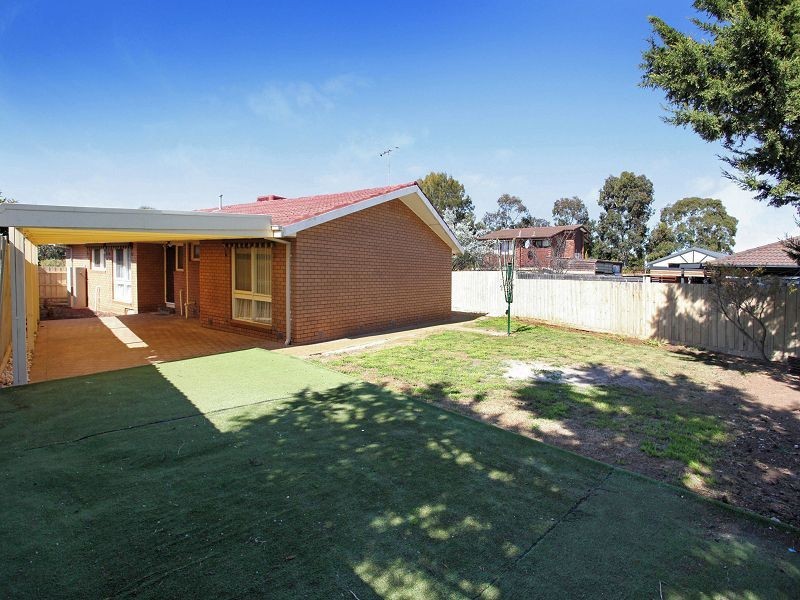 1 Gloucester Way, Melton West VIC 3337