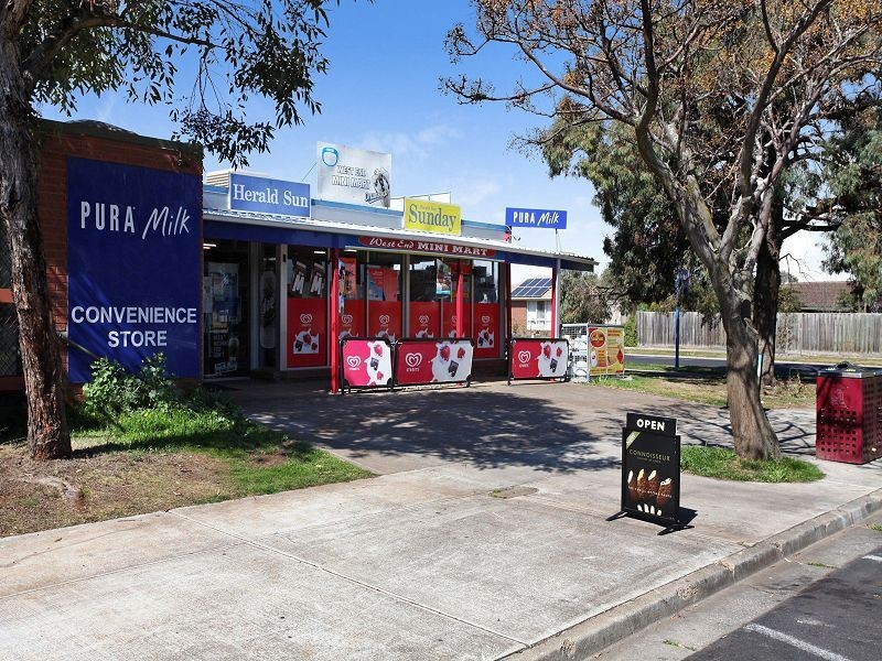 1 Gloucester Way, Melton West VIC 3337