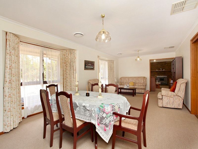 5 Gloaming Ride, Kurunjang VIC 3337