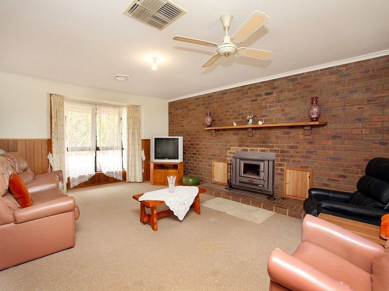 5 Gloaming Ride, Kurunjang VIC 3337