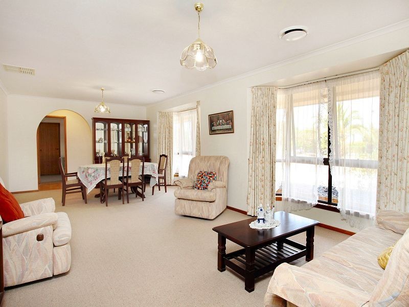 5 Gloaming Ride, Kurunjang VIC 3337