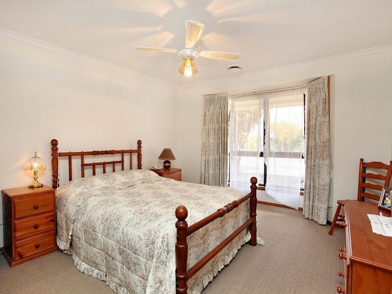 5 Gloaming Ride, Kurunjang VIC 3337