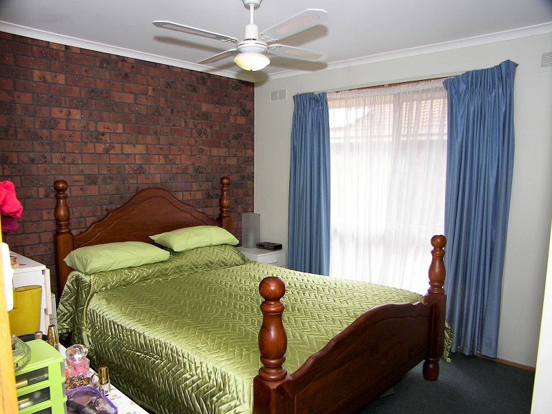 1/9 Raymond Street, Melton South VIC 3338
