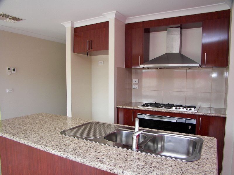 1a Marina Drive, Melton VIC 3337