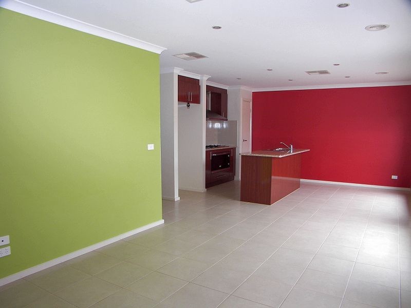 1a Marina Drive, Melton VIC 3337