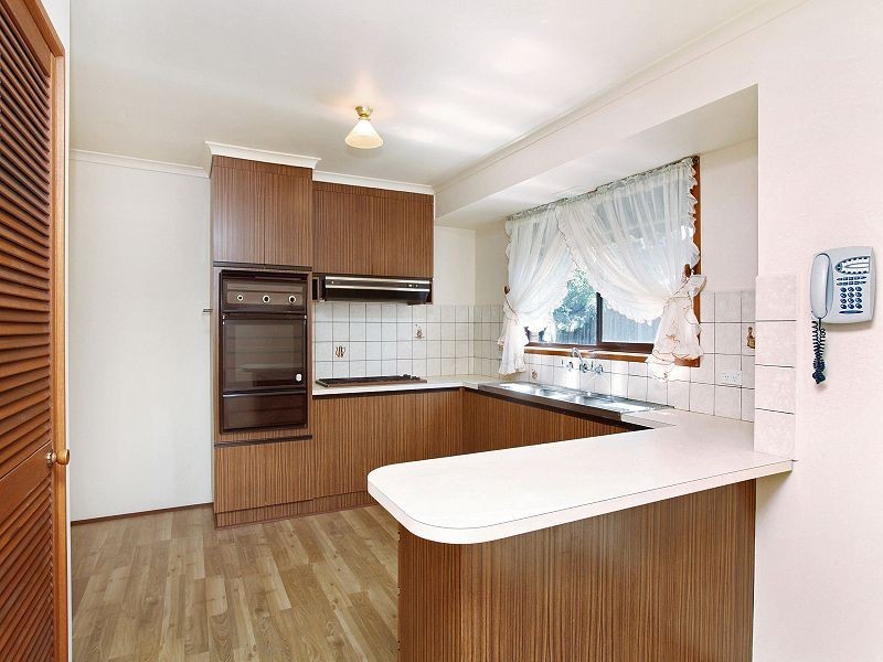 52 Vista Drive, Melton VIC 3337