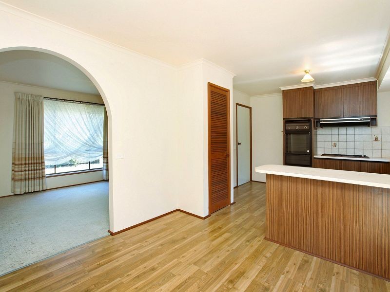 52 Vista Drive, Melton VIC 3337