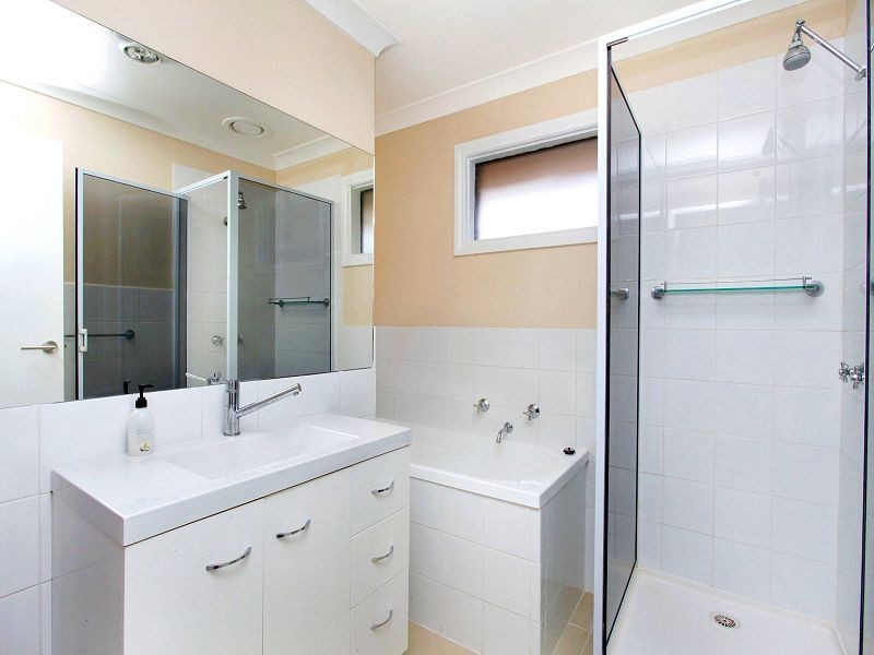 4 Acacia Crescent, Melton South VIC 3338