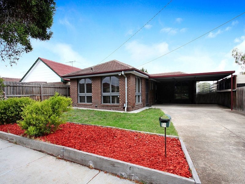 11 Falcon Drive, Melton VIC 3337