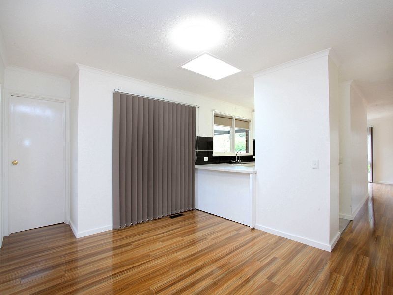 11 Falcon Drive, Melton VIC 3337